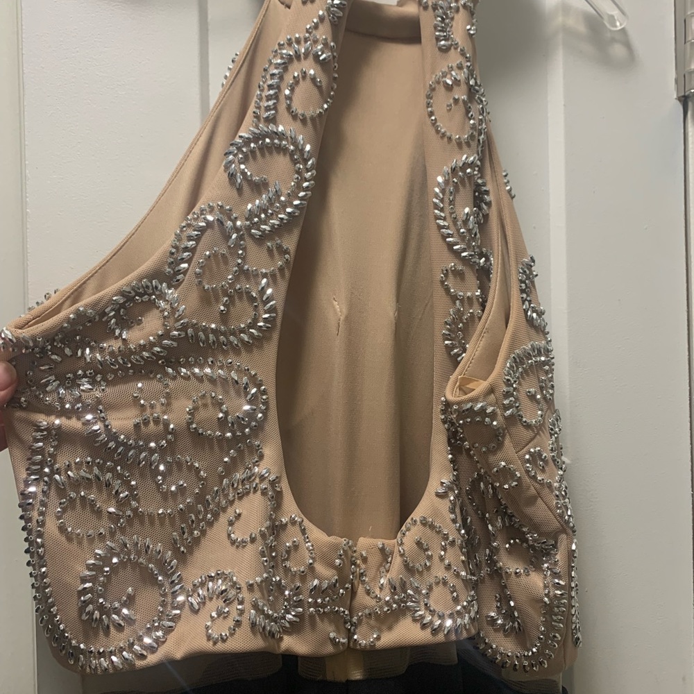 Formal Dress - Picture 4 of 6